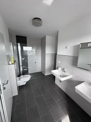 5 Zimmer Wohnung mit 150 m² in Köln – Bild 2