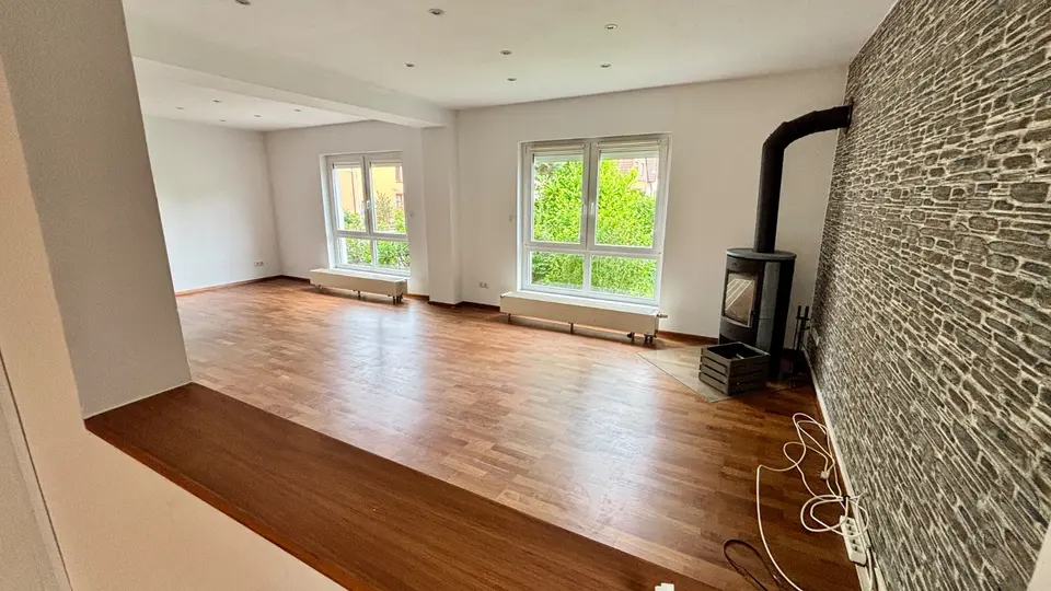 6 Zimmer Haus mit 240 m² in Karlsruhe – Bild 1