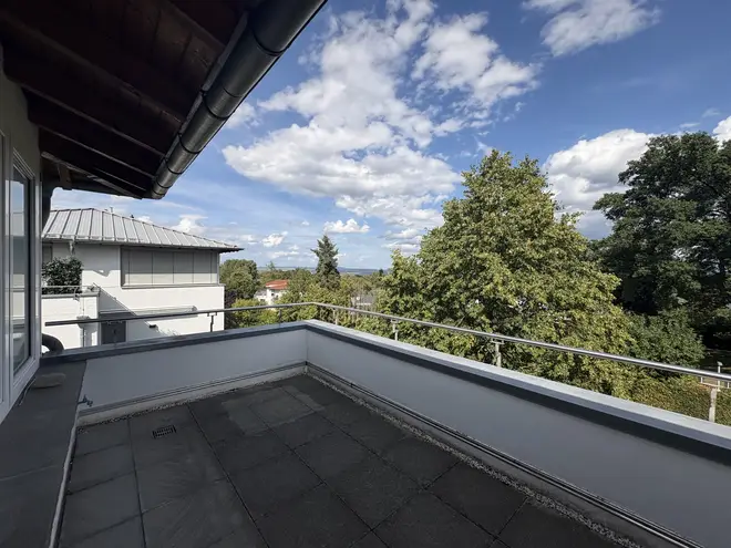 4 Zimmer Wohnung mit 141 m² in Kassel – Bild 1
