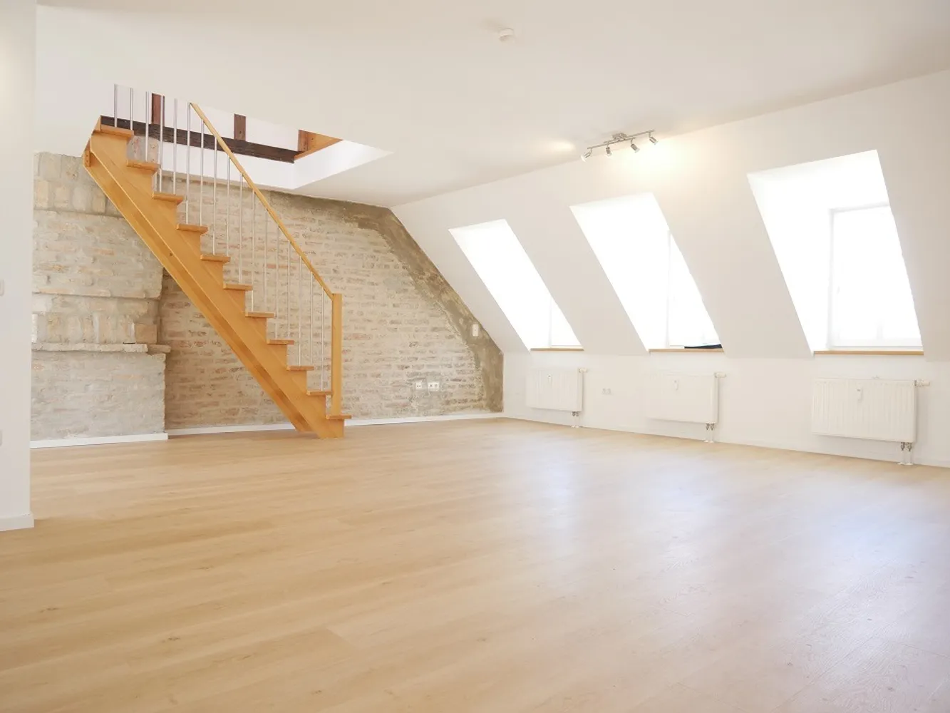 2 Zimmer Wohnung mit 116 m² in Augsburg – Bild 2