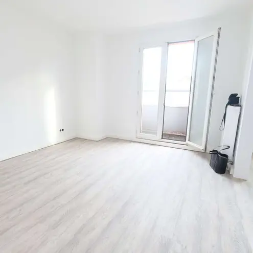 2 Zimmer Wohnung mit 76 m² in Köln – Bild 2