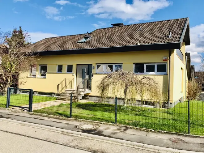 6 Zimmer Haus mit 300 m² in Freiburg im Breisgau – Bild 2