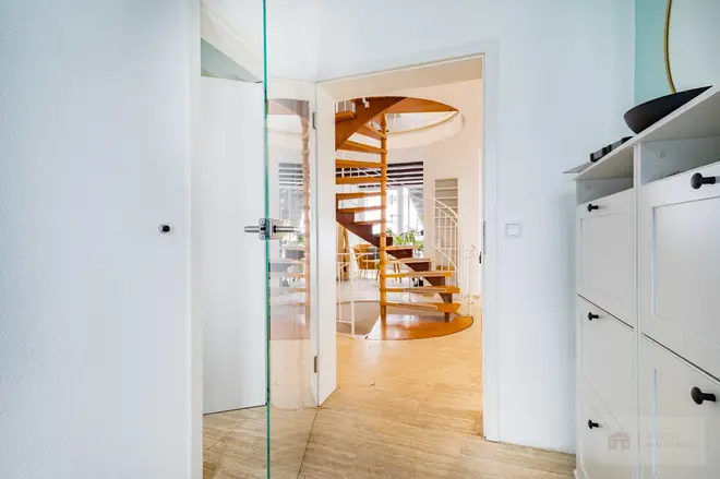 6 Zimmer Haus mit 300 m² in Freiburg im Breisgau – Bild 9