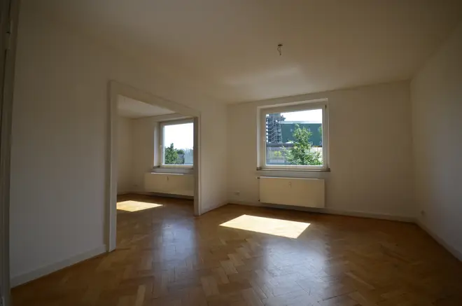 4 Zimmer Wohnung mit 110 m² in Düsseldorf – Bild 2