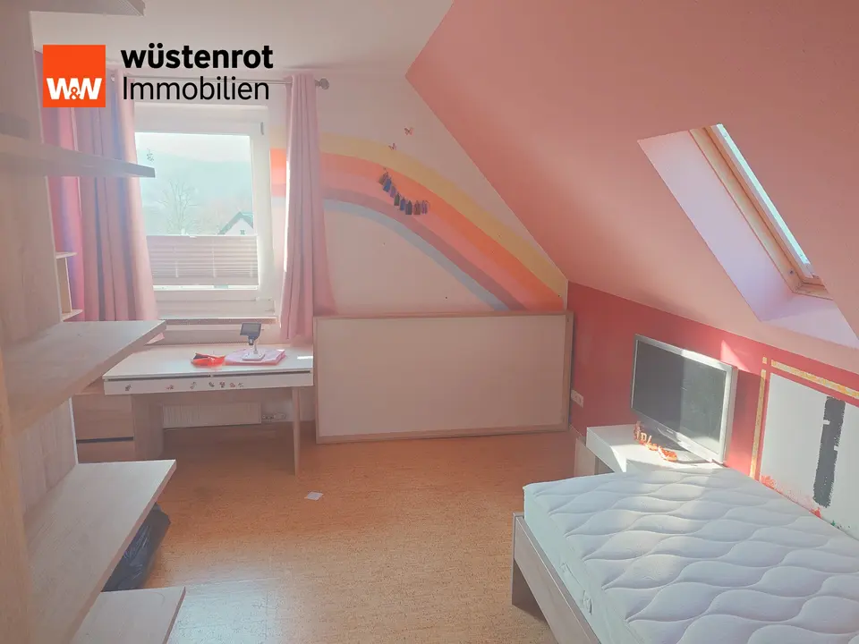 7 Zimmer Wohnung mit 230 m² in Freiberg – Bild 4