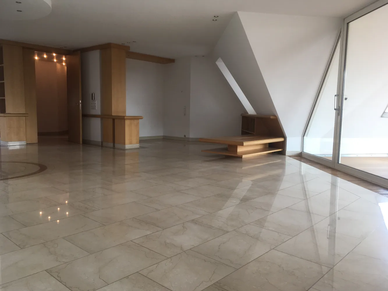 4 Zimmer Wohnung mit 227 m² in Ulm – Bild 2