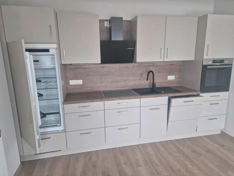 3 Zimmer Wohnung mit 78 m² in Schwerin – Bild 1