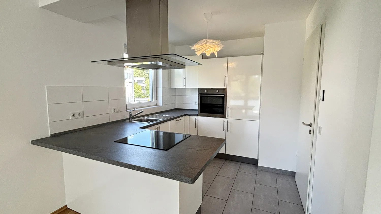 3 Zimmer Wohnung mit 91 m² in Düsseldorf – Bild 3