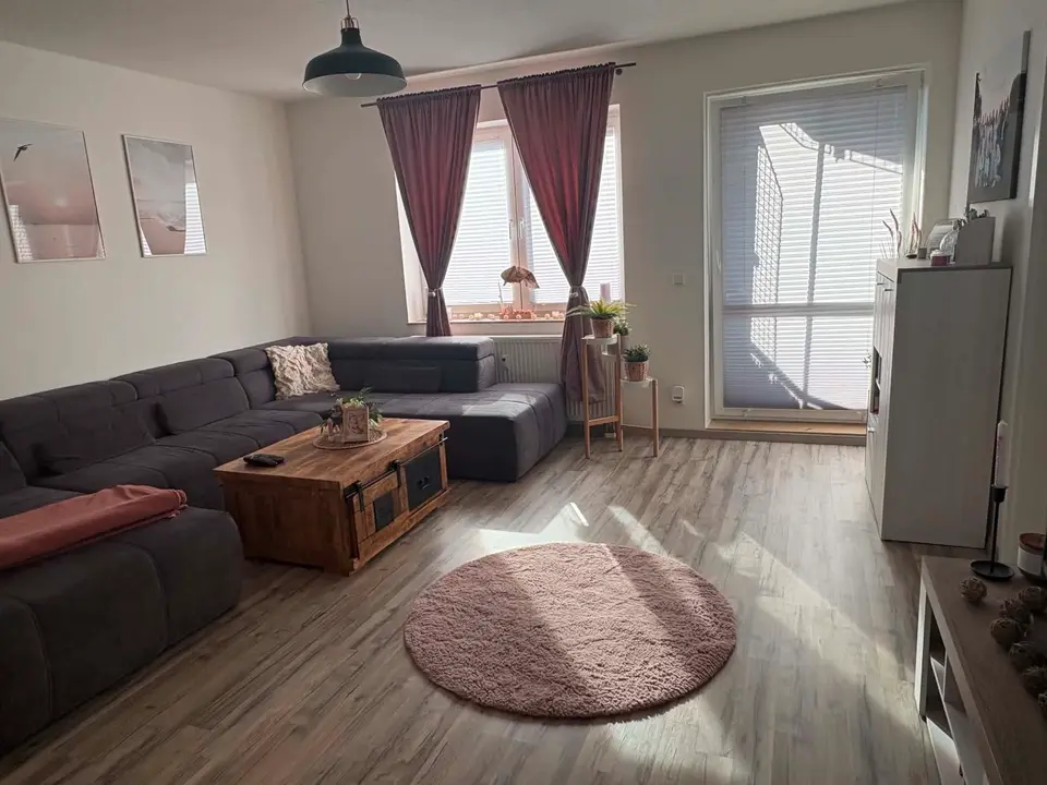 4 Zimmer Wohnung mit 112 m² in Neubrandenburg – Bild 1