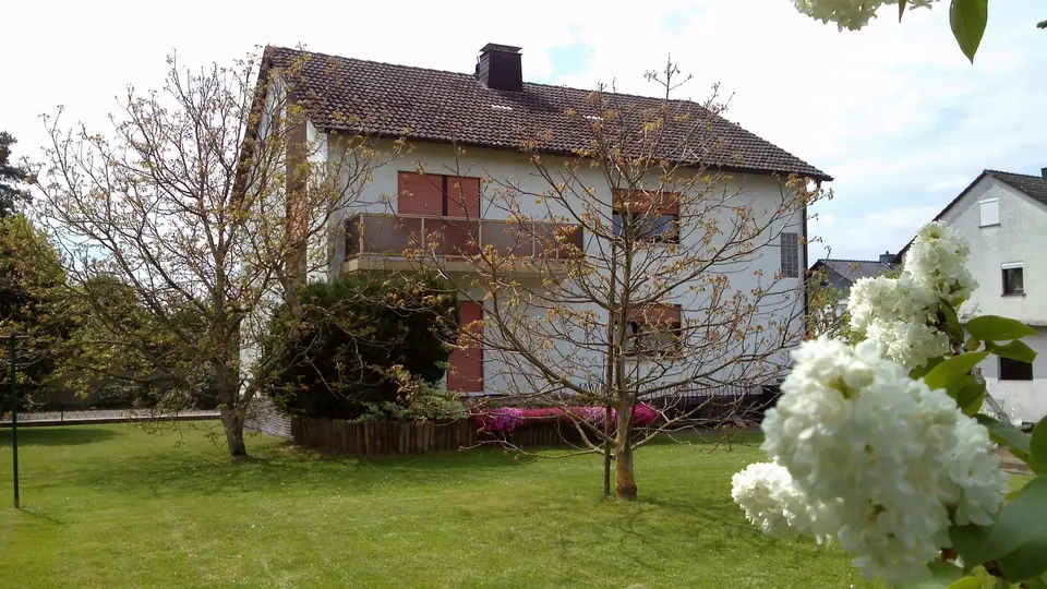 8 Zimmer Haus mit 223 m² in Marburg – Bild 1