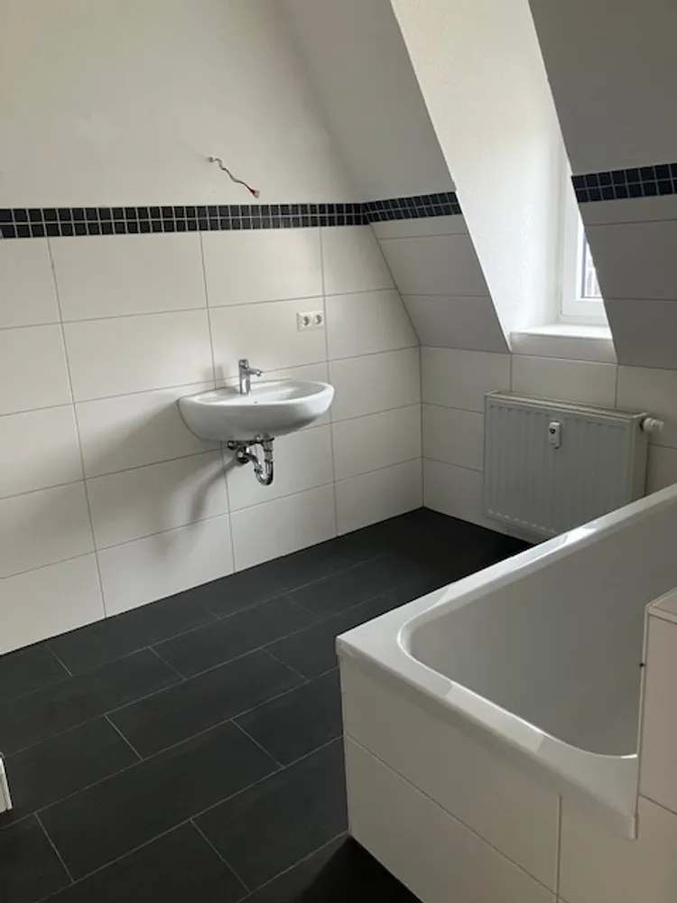 4 Zimmer Wohnung mit 95 m² in Plauen – Bild 1