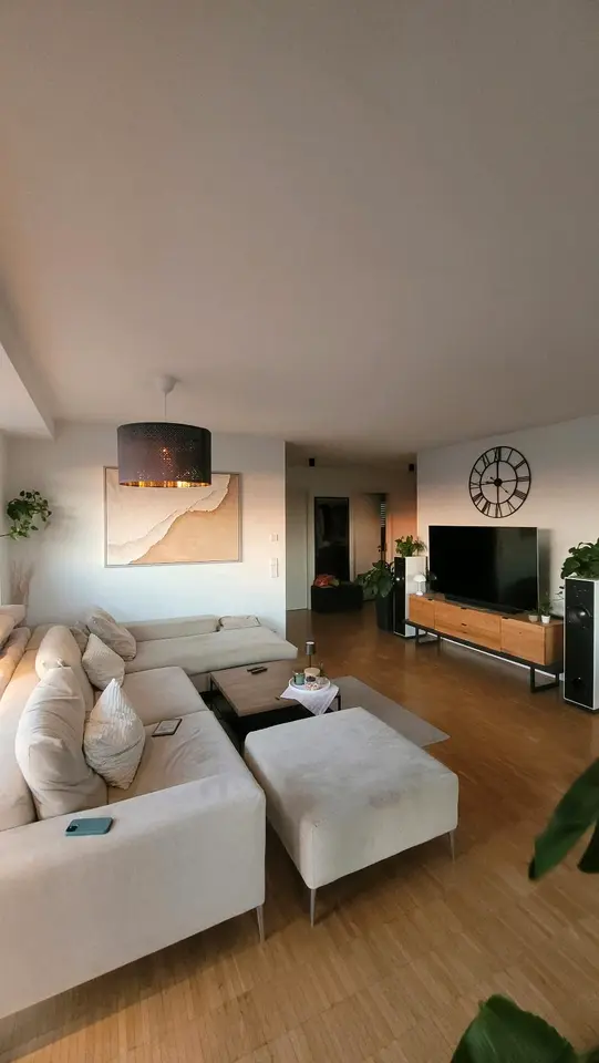 WG-Zimmer mit 165 m² in Stuttgart – Bild 1