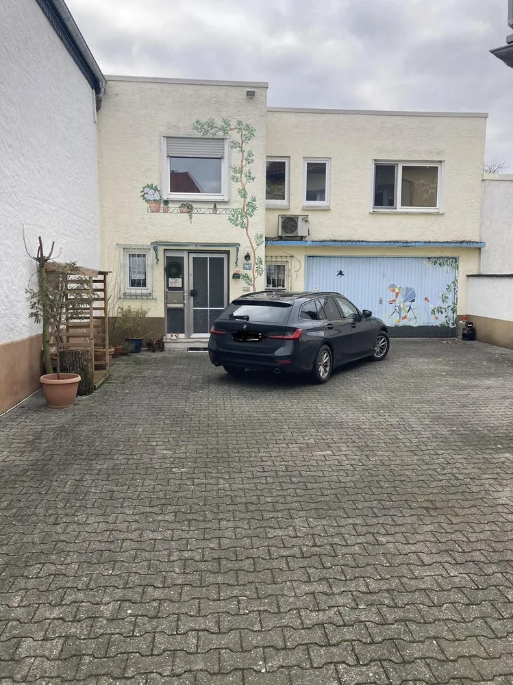 5 Zimmer Haus mit 186 m² in Frankfurt am Main – Bild 1