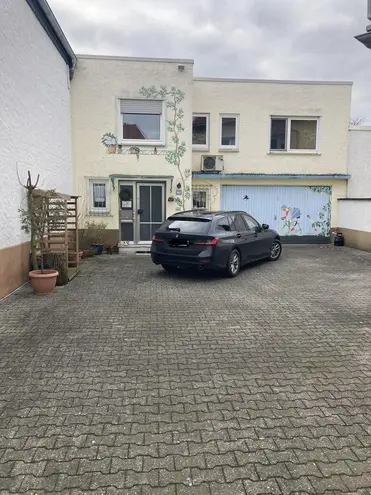 5 Zimmer Haus mit 186 m² in Frankfurt am Main – Bild 1