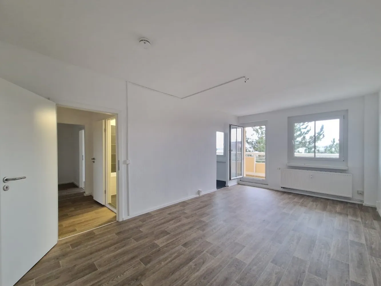 4 Zimmer Wohnung mit 77 m² in Dresden – Bild 1