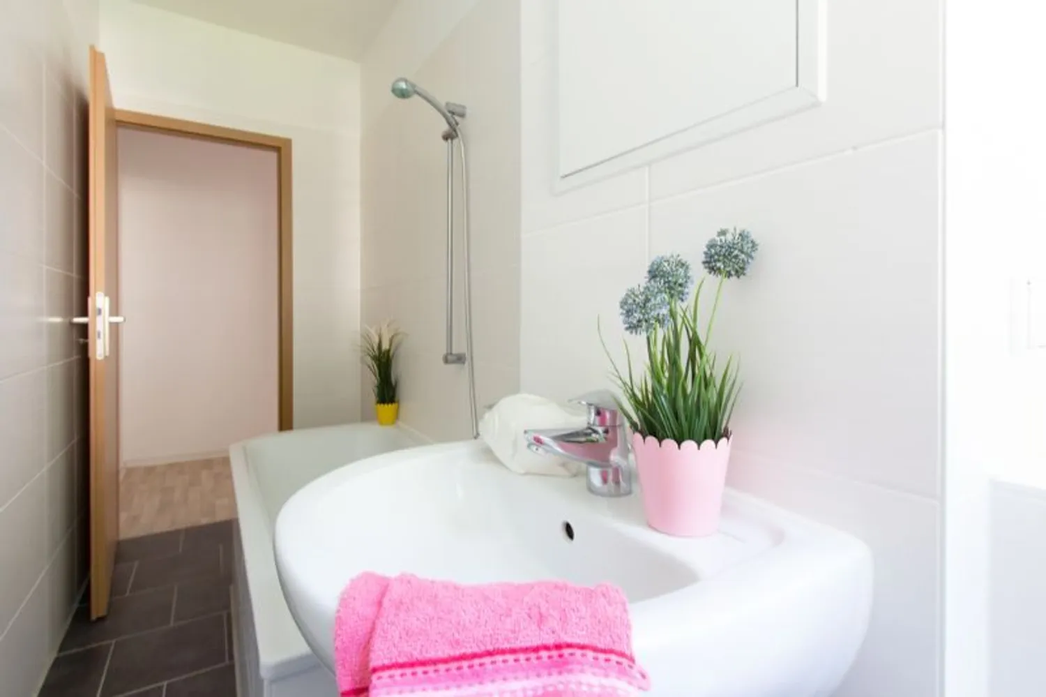 2 Zimmer Wohnung mit 49 m² in Magdeburg – Bild 4