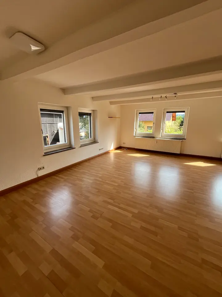 3 Zimmer Wohnung mit 106 m² in Löbau – Bild 2