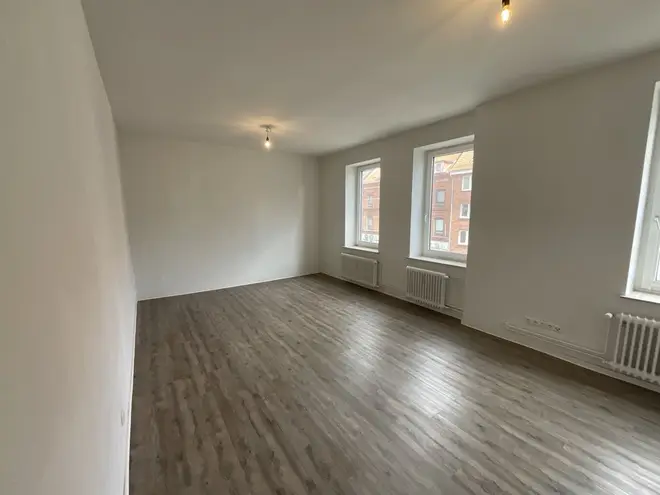 6 Zimmer Wohnung mit 165 m² in Kiel – Bild 1
