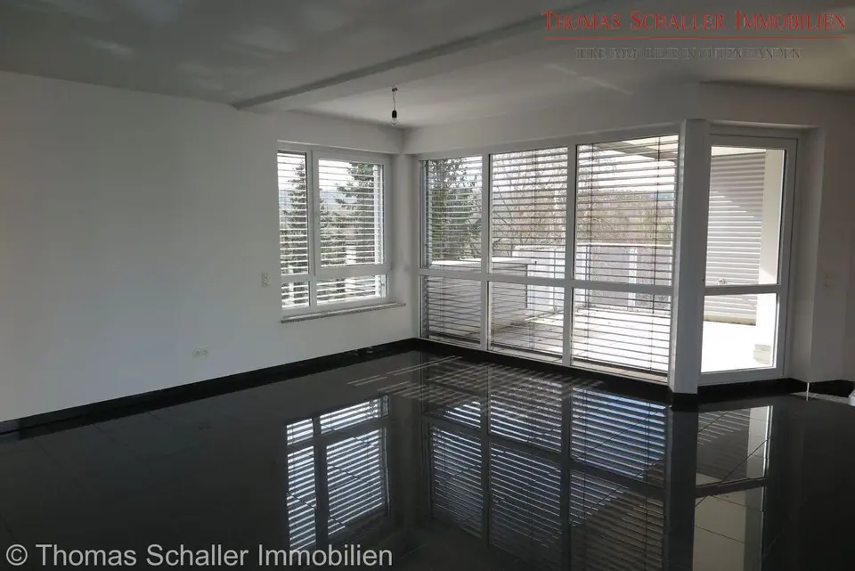 5 Zimmer Wohnung mit 268 m² in Fürth – Bild 2