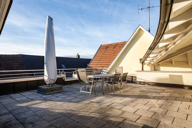 4 Zimmer Wohnung mit 168 m² in Stuttgart – Bild 1