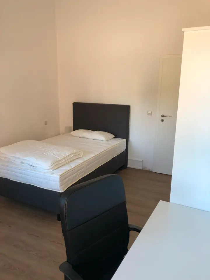 WG-Zimmer mit 200 m² in Kaiserslautern – Bild 3