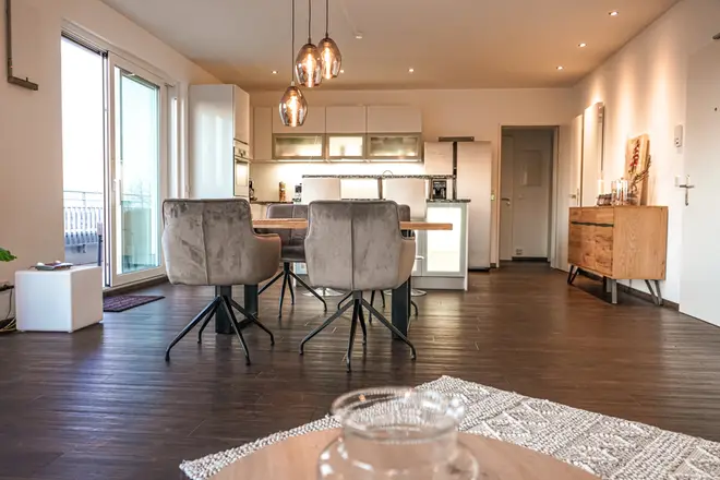 4 Zimmer Wohnung mit 105 m² in Bonn – Bild 2