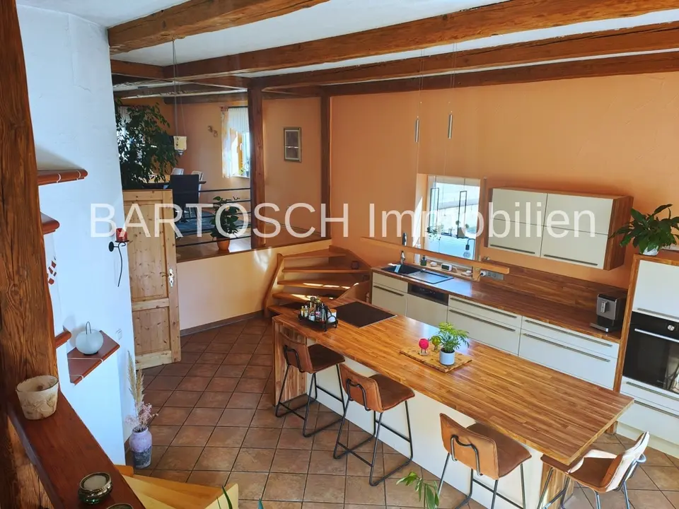 6 Zimmer Haus mit 215 m² in Erlangen – Bild 2