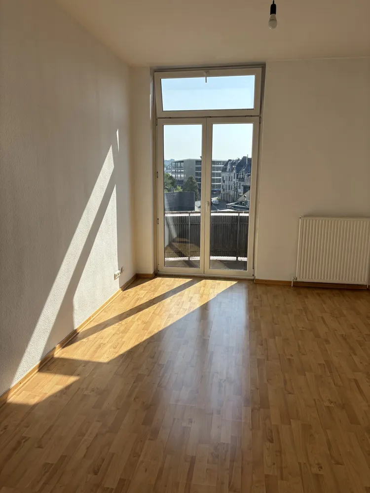 5 Zimmer Wohnung mit 145 m² in Wiesbaden – Bild 3