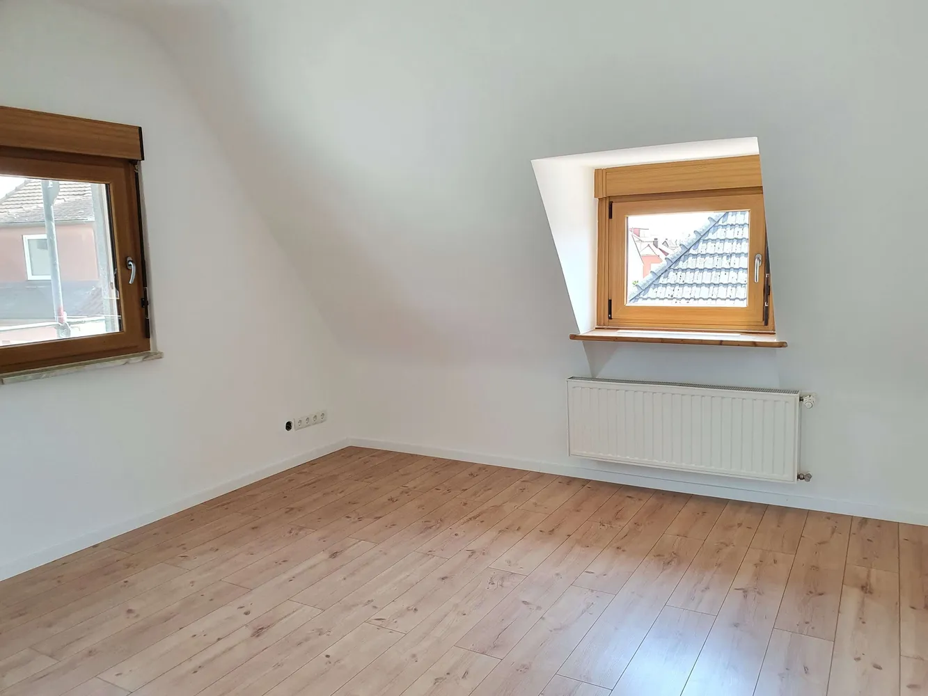 150 Zimmer Wohnung mit 55 m² in Ludwigshafen am Rhein – Bild 1
