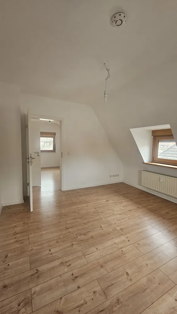 150 Zimmer Wohnung mit 55 m² in Ludwigshafen am Rhein – Bild 3