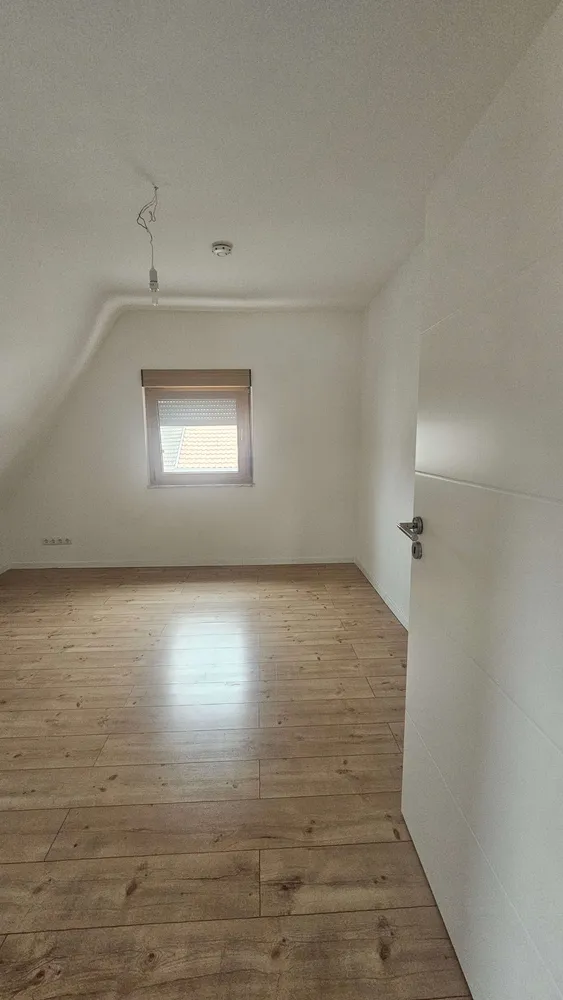 150 Zimmer Wohnung mit 55 m² in Ludwigshafen am Rhein – Bild 4