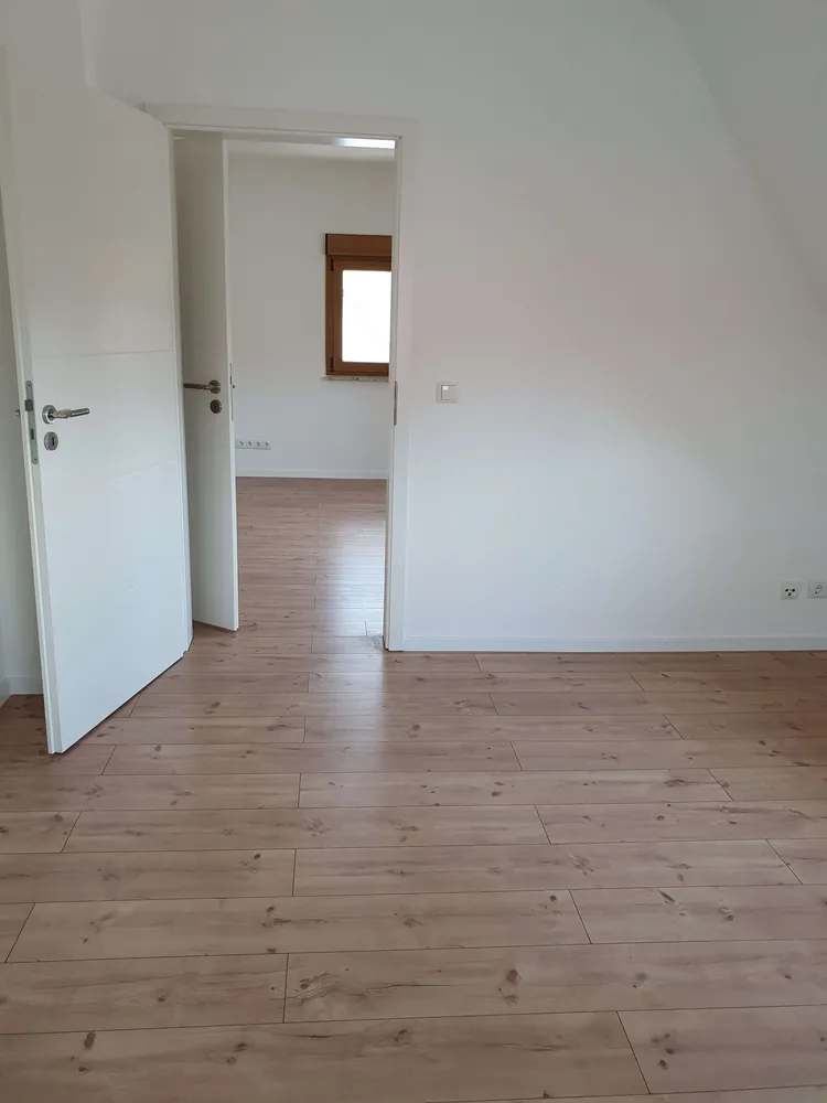 150 Zimmer Wohnung mit 55 m² in Ludwigshafen am Rhein – Bild 6