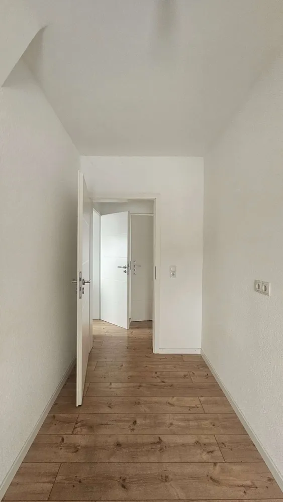 150 Zimmer Wohnung mit 55 m² in Ludwigshafen am Rhein – Bild 9