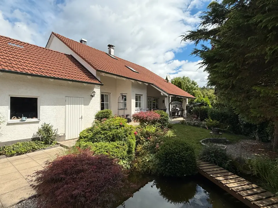 6 Zimmer Haus mit 250 m² in Augsburg – Bild 3