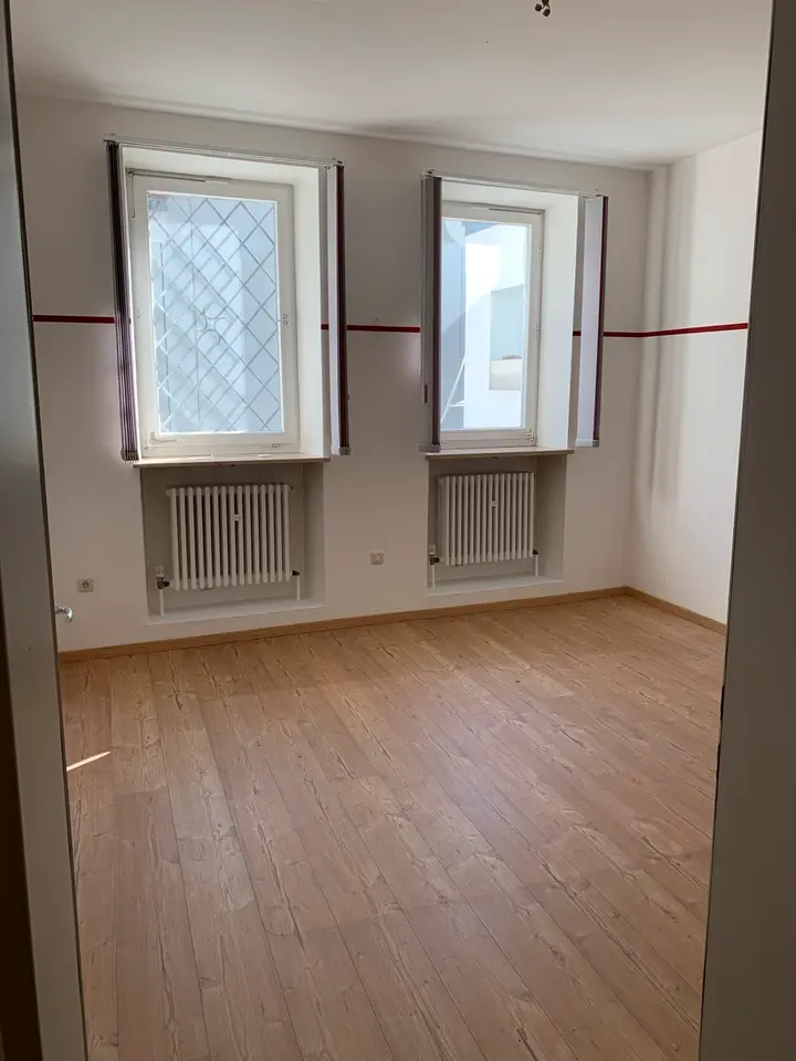 6 Zimmer Wohnung mit 130 m² in Bayreuth – Bild 2