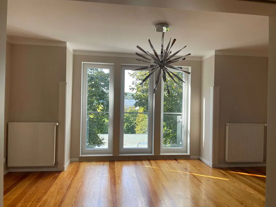 4 Zimmer Wohnung mit 180 m² in Gera – Bild 1