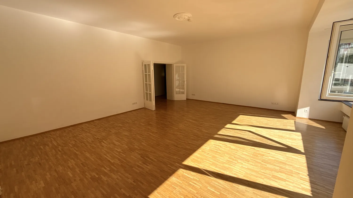 4 Zimmer Wohnung mit 140 m² in Düsseldorf – Bild 2