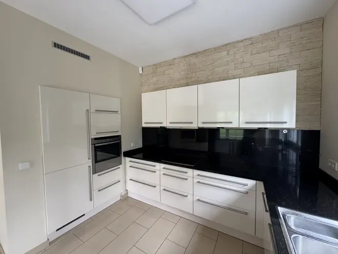 5 Zimmer Haus mit 208 m² in Berlin – Bild 2