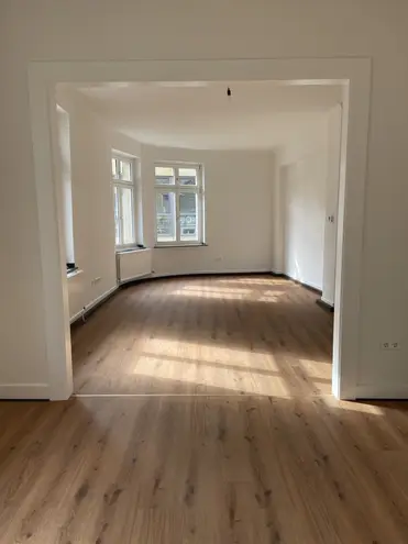 4 Zimmer Wohnung mit 122 m² in Neuss – Bild 1