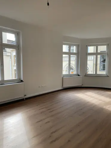 4 Zimmer Wohnung mit 122 m² in Neuss – Bild 2