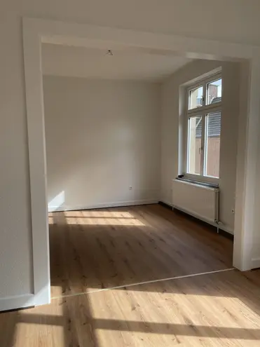 4 Zimmer Wohnung mit 122 m² in Neuss – Bild 3