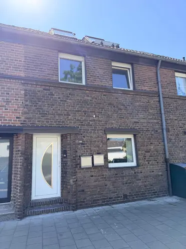 4 Zimmer Wohnung mit 142 m² in Neuss – Bild 1