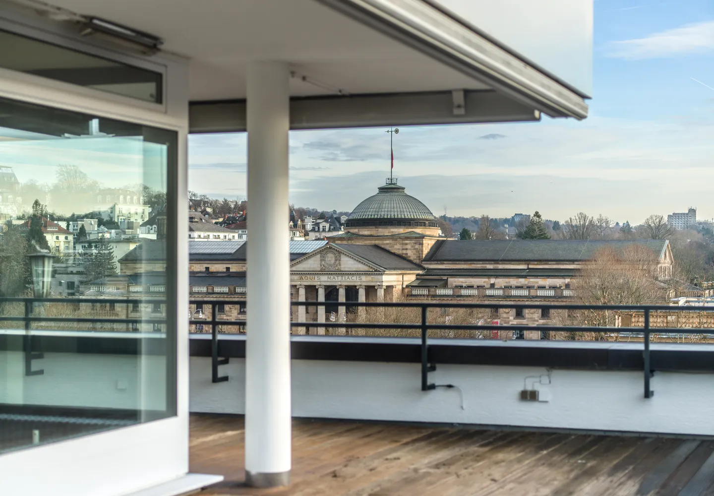 4 Zimmer Wohnung mit 280 m² in Wiesbaden – Bild 1