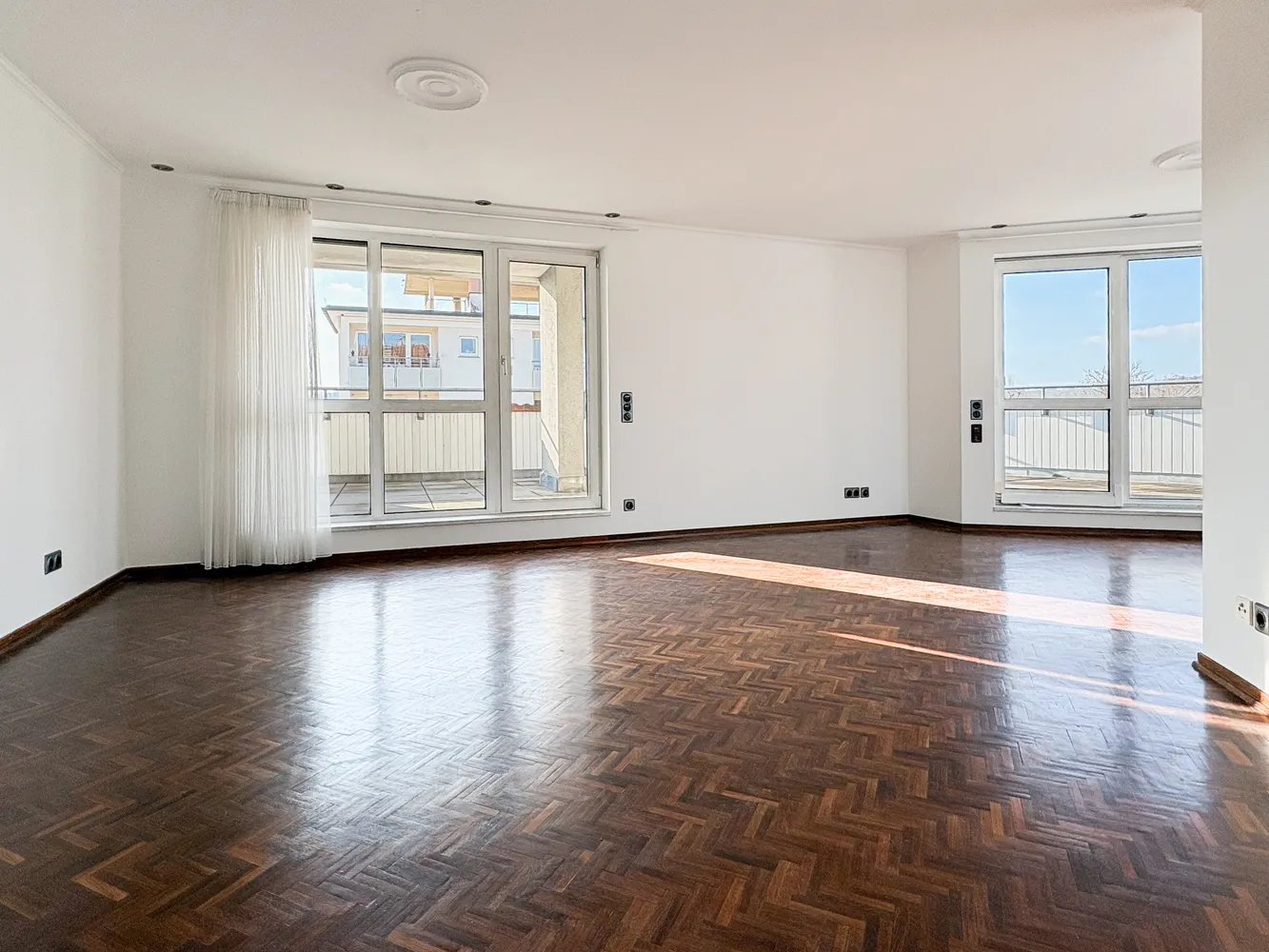 4 Zimmer Wohnung mit 130 m² in Würzburg – Bild 2