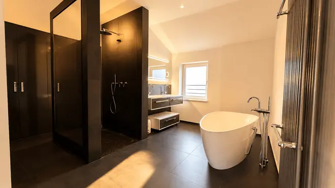 4 Zimmer Wohnung mit 200 m² in Frankfurt am Main – Bild 3