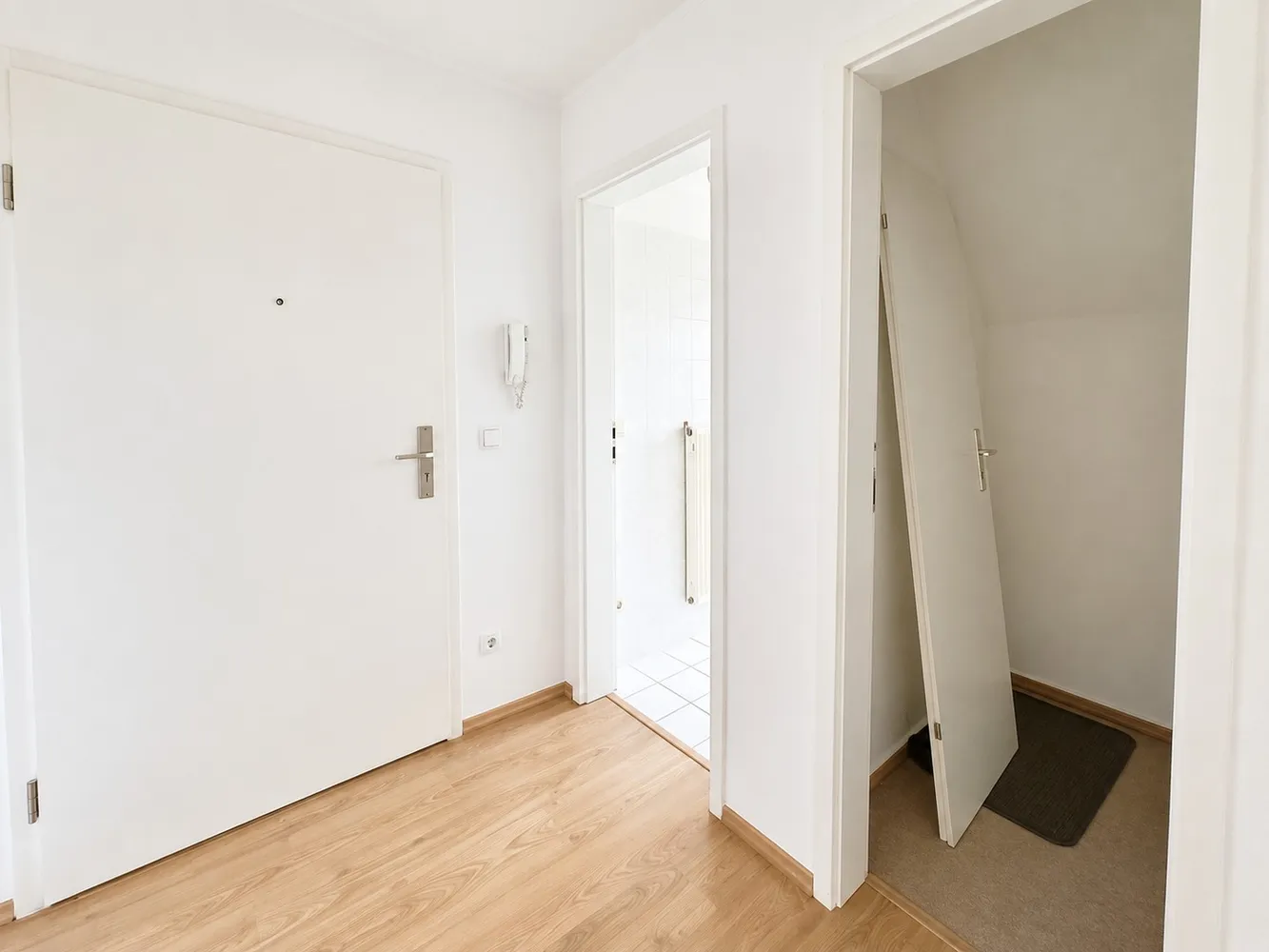 3 Zimmer Wohnung mit 78 m² in Stralsund – Bild 2