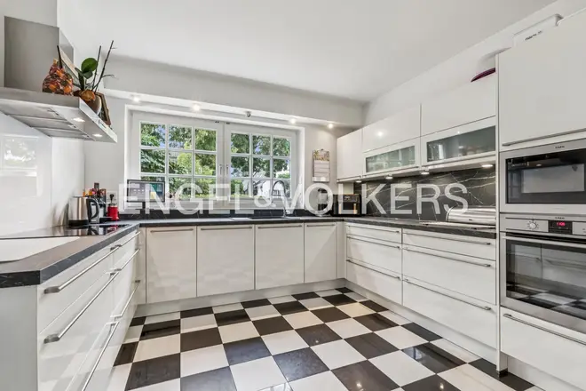 9 Zimmer Haus mit 250 m² in Bonn – Bild 3