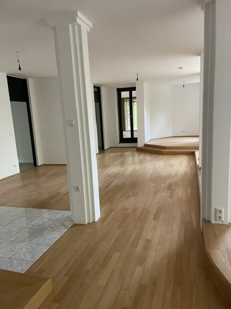 3 Zimmer Wohnung mit 169 m² in München – Bild 1