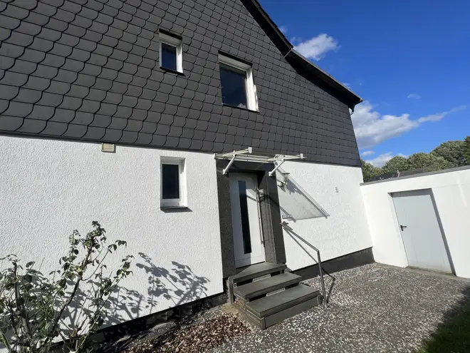 6 Zimmer Haus mit 160 m² in Oberhausen – Bild 2
