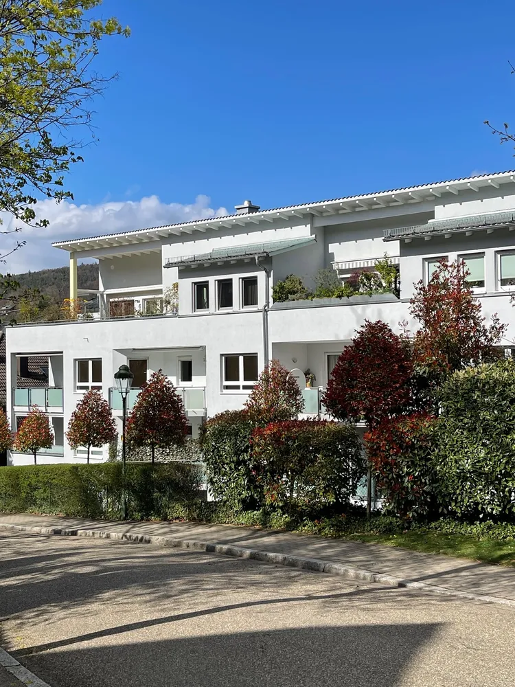 2 Zimmer Wohnung mit 77 m² in Baden-Baden – Bild 2